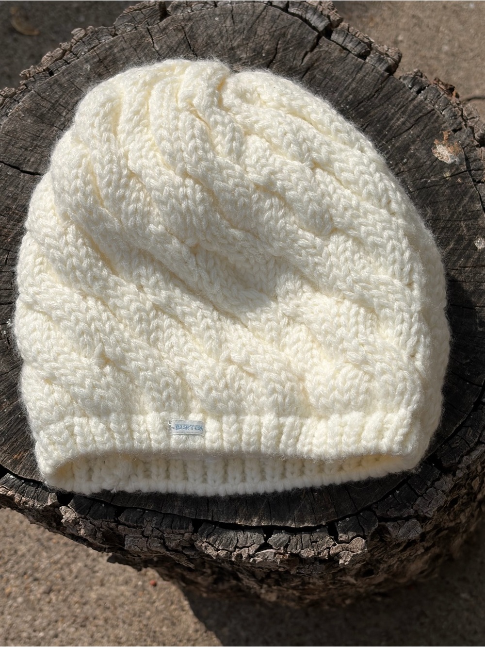 Burton Ladies Ivory Lined Cable Knit Beanie NWOT